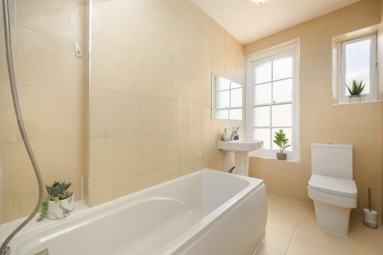 Modern One Bedroom Apartment Next To Old Street London Kültér fotó